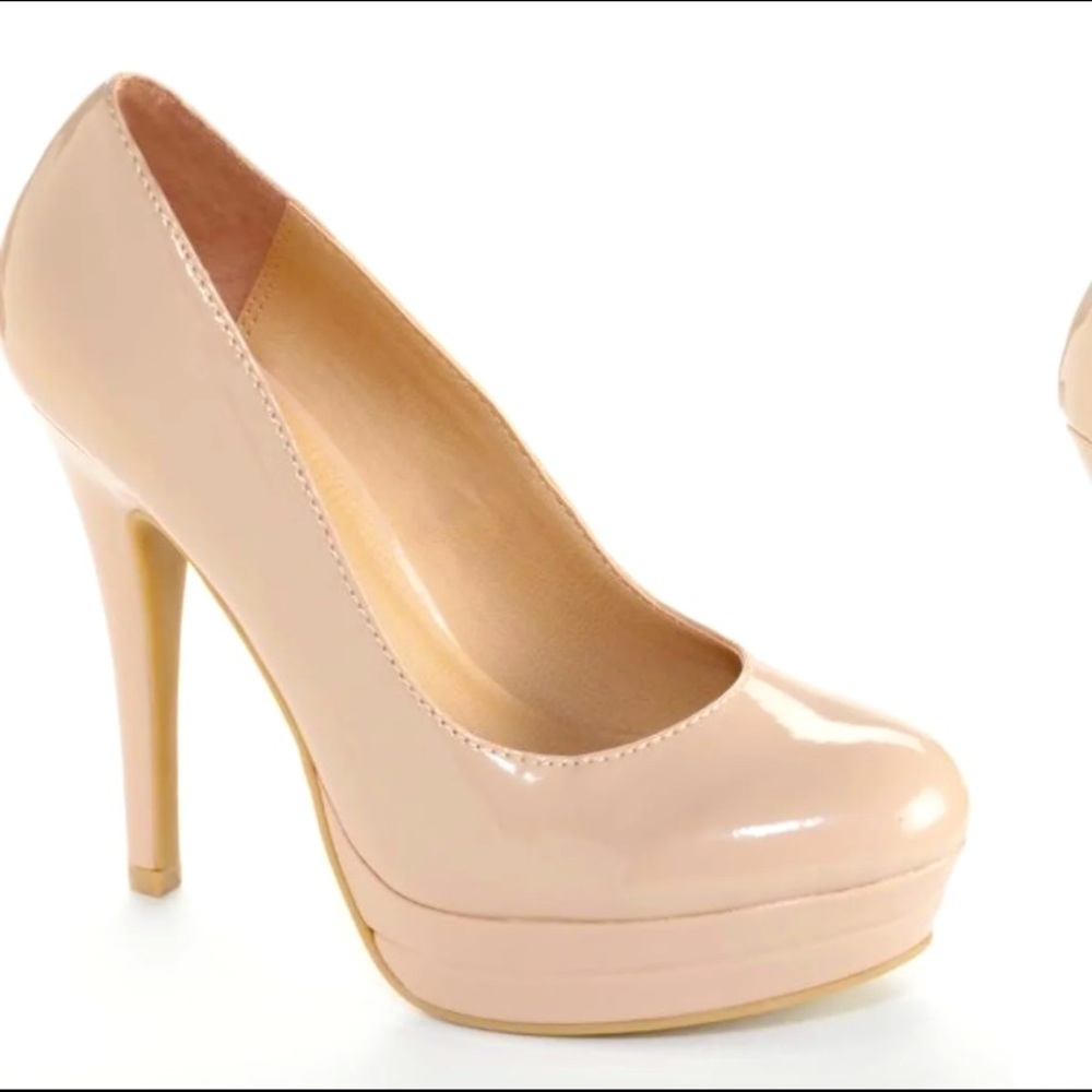 nude pumps